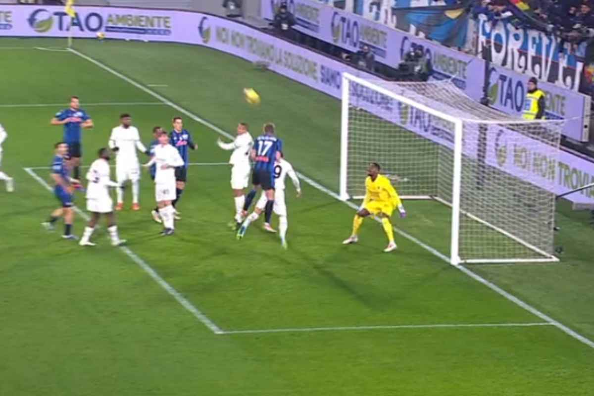 Gol De Ketelaere viziato da un fallo