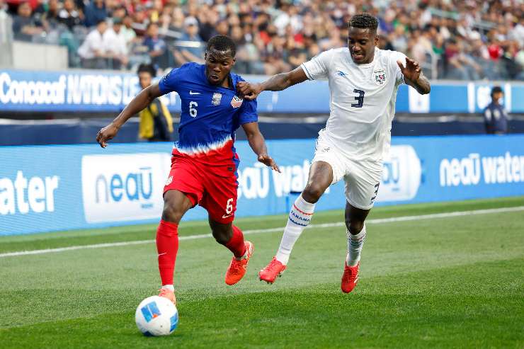 Yunus Musah in azione con la maglia degli Stati Uniti