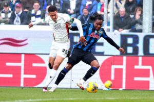 Ademola Lookman in azione