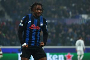 Ademola Lookman esulta dopo un gol