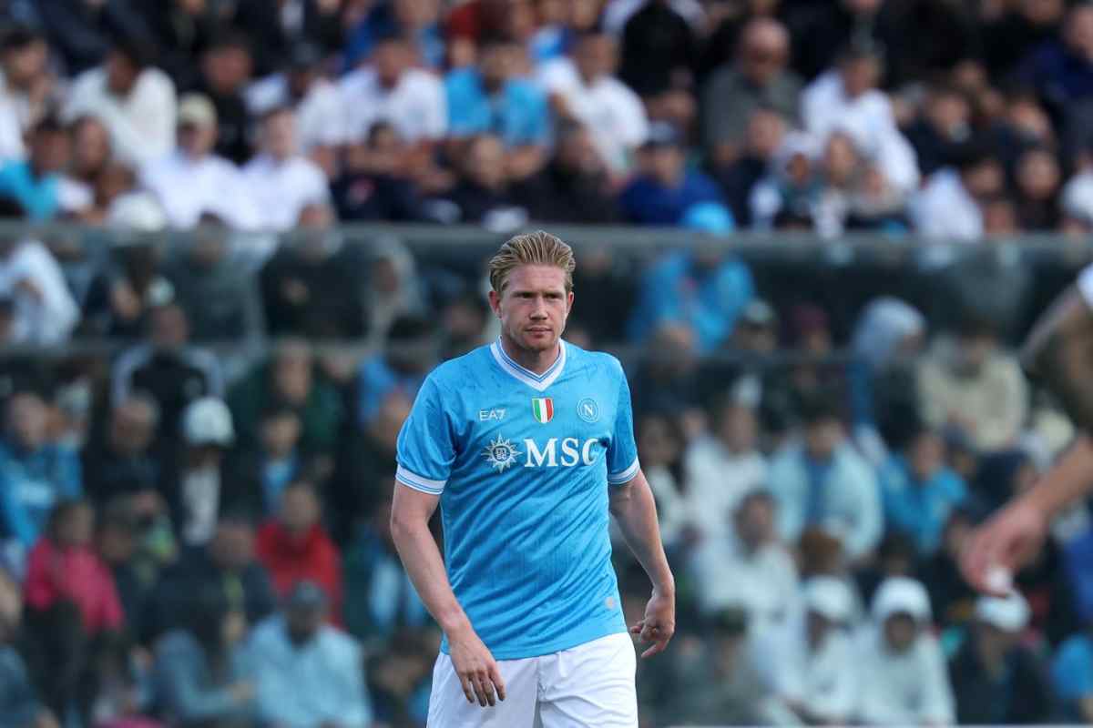 Kevin De Bruyne in campo con la maglia del Napoli