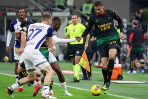Malick Thiaw in azione contro il Verona