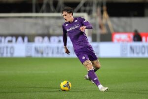 Nicolò Zaniolo in azione con la Fiorentina