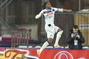 Ademola Lookman esulta