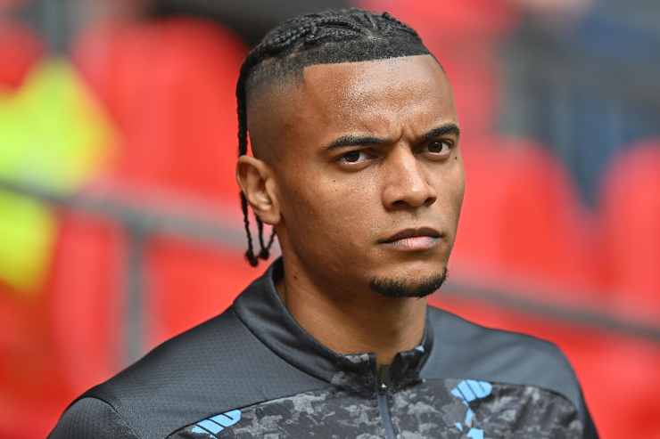 Manuel Akanji in primo piano