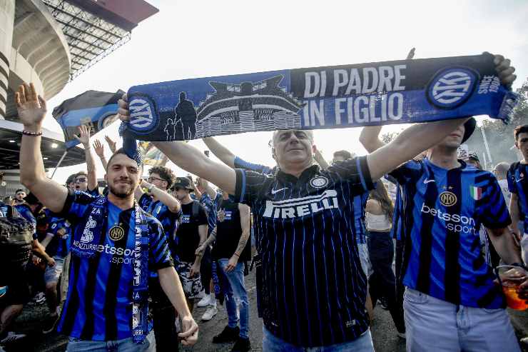 I Tifosi dell'Inter fuori lo stadio